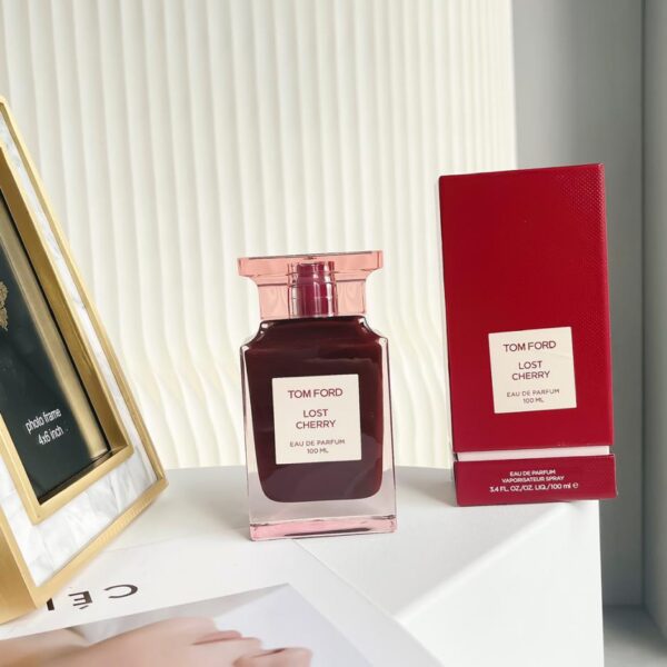 repliche,replica,perfette,siti di,affidabili,migliori siti,dove comprare,1:1,scarpe da ginnastica TOM FORD Edizione limitata Dolcezza della ciliegia cadente 100ml
