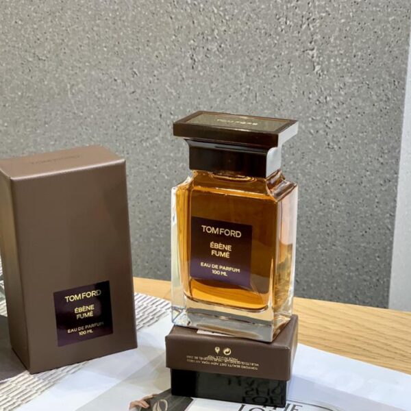 Tom Ford nuova fragranza Ebene fume affumicato oud