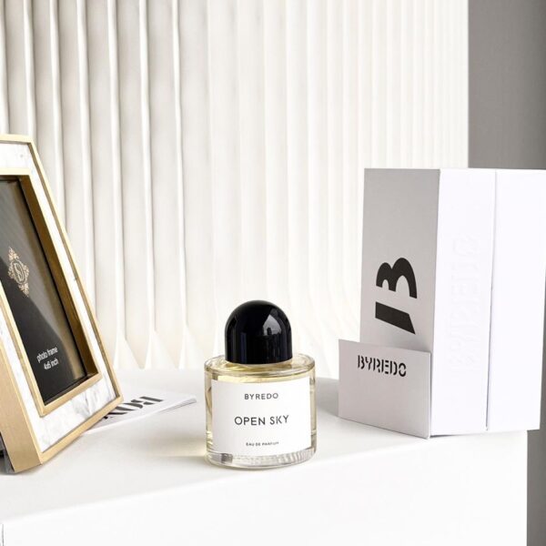 repliche,replica,perfette,siti di,affidabili,migliori siti,dove comprare,1:1,scarpe da ginnastica La nuova fragranza Open Sky di Byredo Open sky: (7966)