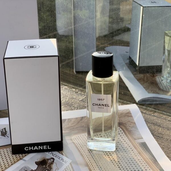 repliche,replica,perfette,siti di,affidabili,migliori siti,dove comprare,1:1,scarpe da ginnastica Profumo Collezione Chanel #1957(D7D4)