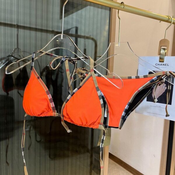 Il top bikini di Burberry è fantastico