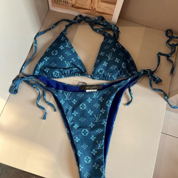 repliche,replica,perfette,siti di,affidabili,migliori siti,dove comprare,1:1,scarpe da ginnastica Il top bikini di Louis Vuitton è fantastico