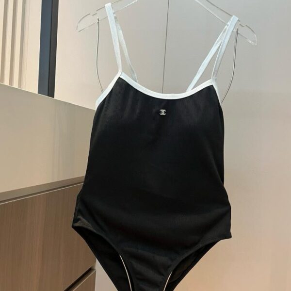 repliche,replica,perfette,siti di,affidabili,migliori siti,dove comprare,1:1,scarpe da ginnastica Il nuovo costume intero di Chanel