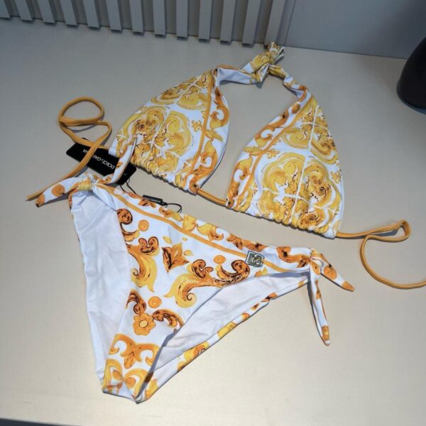 repliche,replica,perfette,siti di,affidabili,migliori siti,dove comprare,1:1,scarpe da ginnastica Il top bikini D&G è fantastico