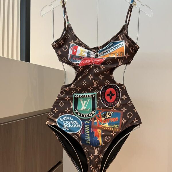 Il nuovo costume intero di Louis Vuitton