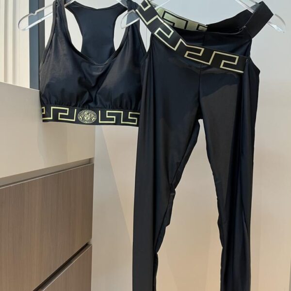 repliche,replica,perfette,siti di,affidabili,migliori siti,dove comprare,1:1,scarpe da ginnastica Versace Nuova tuta sportiva per yoga fitness altamente elastica