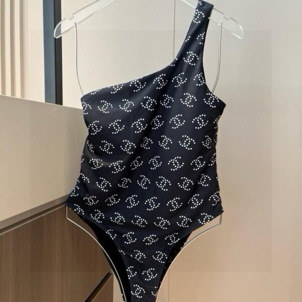 repliche,replica,perfette,siti di,affidabili,migliori siti,dove comprare,1:1,scarpe da ginnastica Costume intero Chanel