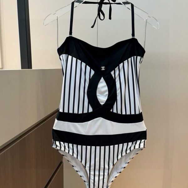 repliche,replica,perfette,siti di,affidabili,migliori siti,dove comprare,1:1,scarpe da ginnastica Chanel, il nuovo costume bikini ufficiale