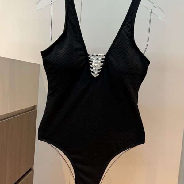 repliche,replica,perfette,siti di,affidabili,migliori siti,dove comprare,1:1,scarpe da ginnastica Il nuovo costume intero di Chanel