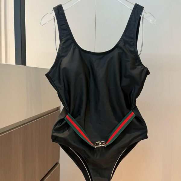 repliche,replica,perfette,siti di,affidabili,migliori siti,dove comprare,1:1,scarpe da ginnastica Gucci nuovo costume intero bikini