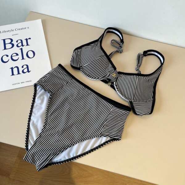 repliche,replica,perfette,siti di,affidabili,migliori siti,dove comprare,1:1,scarpe da ginnastica Chanel separa il bikini