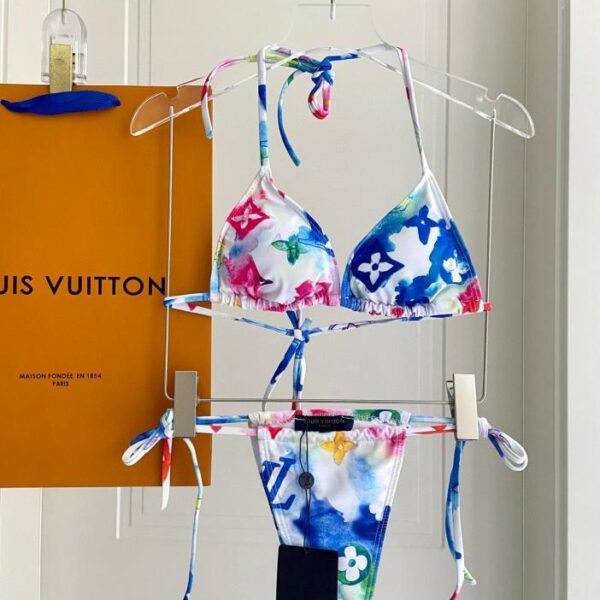 repliche,replica,perfette,siti di,affidabili,migliori siti,dove comprare,1:1,scarpe da ginnastica Il nuovo bikini di Louis Vuitton