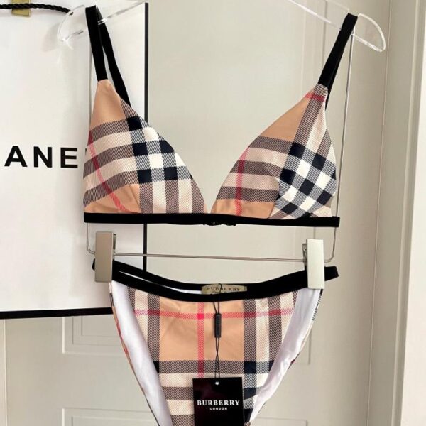 repliche,replica,perfette,siti di,affidabili,migliori siti,dove comprare,1:1,scarpe da ginnastica Nuovo bikini Burberry
