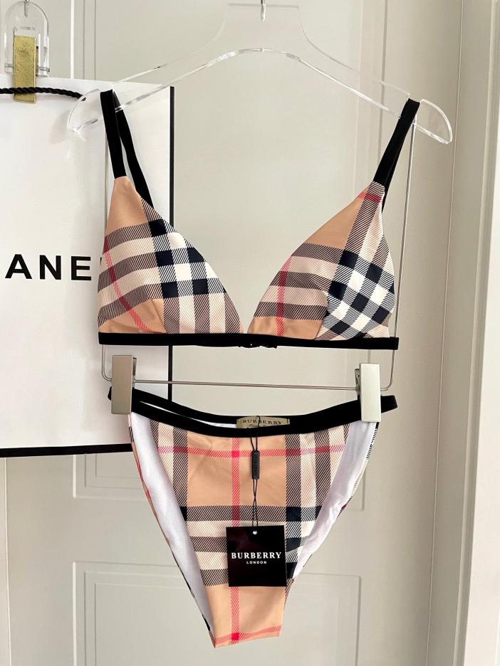 repliche,replica,perfette,siti di,affidabili,migliori siti,dove comprare,1:1,scarpe da ginnastica Nuovo bikini Burberry repliche,replica,perfette,siti di,affidabili,migliori siti,dove comprare,1:1,scarpe da ginnastica Nuovo bikini Burberry