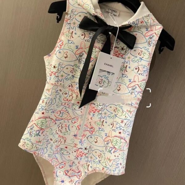 repliche,replica,perfette,siti di,affidabili,migliori siti,dove comprare,1:1,scarpe da ginnastica Il nuovo costume intero di Chanel mostra la vitalità giovanile 💐🌸