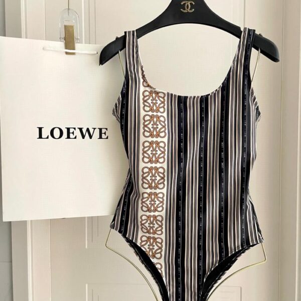 repliche,replica,perfette,siti di,affidabili,migliori siti,dove comprare,1:1,scarpe da ginnastica I nuovi costumi da bagno di Loewe Counter adatti a varie scene: mare, piscina, sorgente termale, parco acquatico, rafting