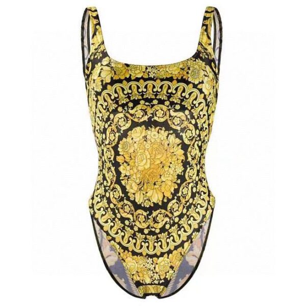 repliche,replica,perfette,siti di,affidabili,migliori siti,dove comprare,1:1,scarpe da ginnastica Il costume da bagno Versace è semplice ed elegante, adatto a varie scene: spiaggia, piscina, sorgente termale, parco acquatico, rafting