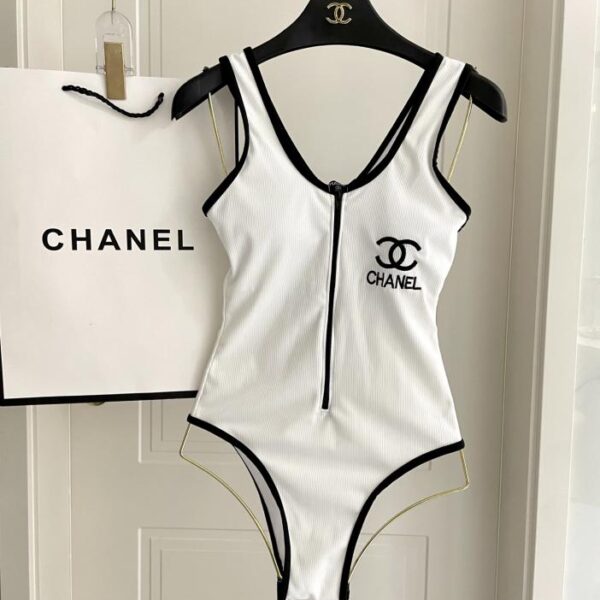 repliche,replica,perfette,siti di,affidabili,migliori siti,dove comprare,1:1,scarpe da ginnastica Costume intero Chanel di seconda mano con coppe per il seno Costume intero di serie di seconda mano