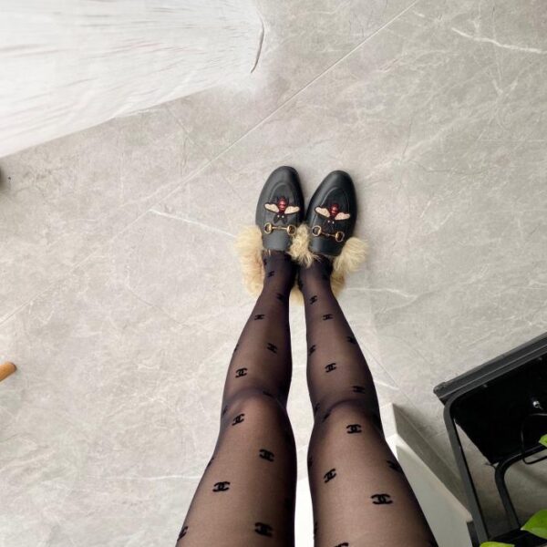 repliche,replica,perfette,siti di,affidabili,migliori siti,dove comprare,1:1,scarpe da ginnastica Le calze CHANEL con lettere minuscole sono davvero bellissime e indossate da tantissime celebrità (8374)