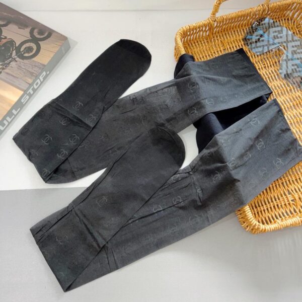 repliche,replica,perfette,siti di,affidabili,migliori siti,dove comprare,1:1,scarpe da ginnastica [1 paio per scatola] Collant classici con lettera CHANEL!