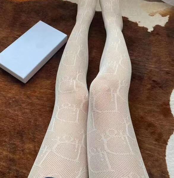 repliche,replica,perfette,siti di,affidabili,migliori siti,dove comprare,1:1,scarpe da ginnastica (1 paio in una scatola) Calze a rete Dior con lettera D grande (cintura in vita con logo)