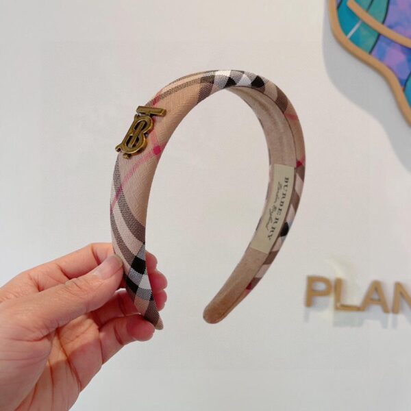 Viene fornito con la confezione della nuova fascia in pelle PU BURBERRY