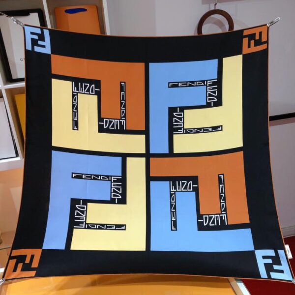 repliche,replica,perfette,siti di,affidabili,migliori siti,dove comprare,1:1,scarpe da ginnastica SFD2403 Sciarpa quadrata in seta di grandi dimensioni FF90 cm originale Fendi in tinta abbinata