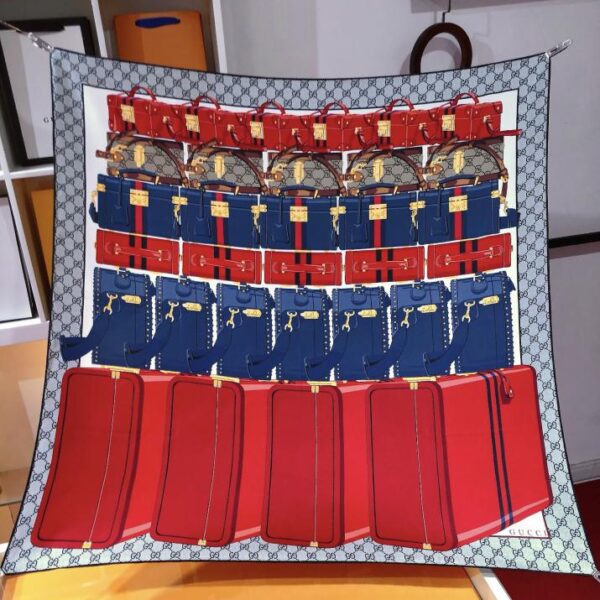repliche,replica,perfette,siti di,affidabili,migliori siti,dove comprare,1:1,scarpe da ginnastica SGC2407 Sciarpa quadrata originale Gucci in twill da 90 cm