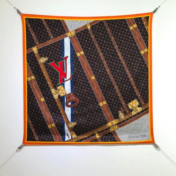 repliche,replica,perfette,siti di,affidabili,migliori siti,dove comprare,1:1,scarpe da ginnastica SLV2502 18mm fronte/retro 90x90cm twill di seta LV “Luggage” (FFCC)