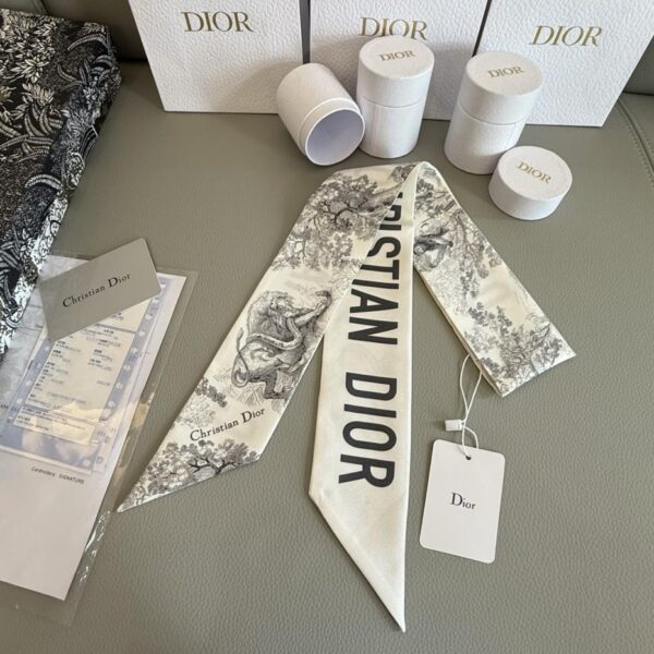 Sciarpa Dior serie animali stile classico