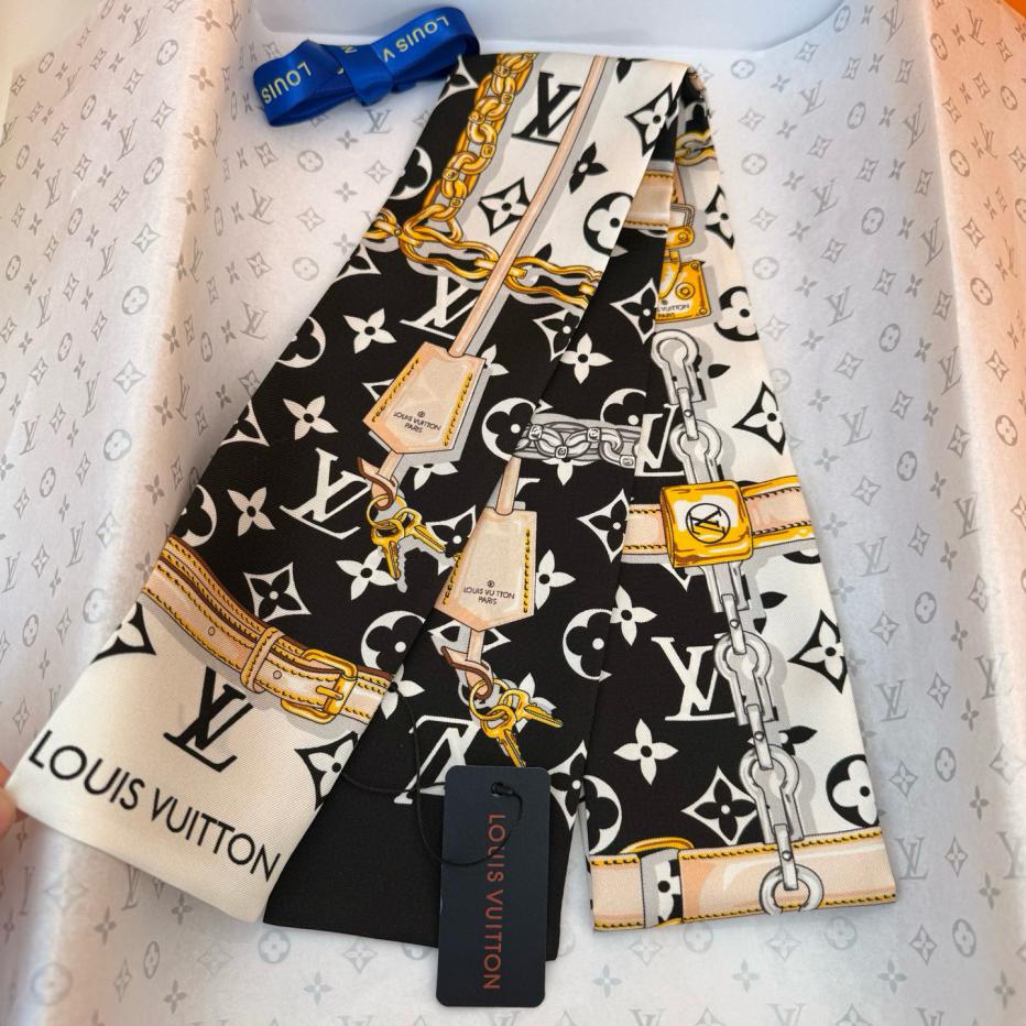 repliche,replica,perfette,siti di,affidabili,migliori siti,dove comprare,1:1,scarpe da ginnastica Sciarpa classica in seta bianca e nera di LV Louis Vuitton repliche,replica,perfette,siti di,affidabili,migliori siti,dove comprare,1:1,scarpe da ginnastica Sciarpa classica in seta bianca e nera di LV Louis Vuitton