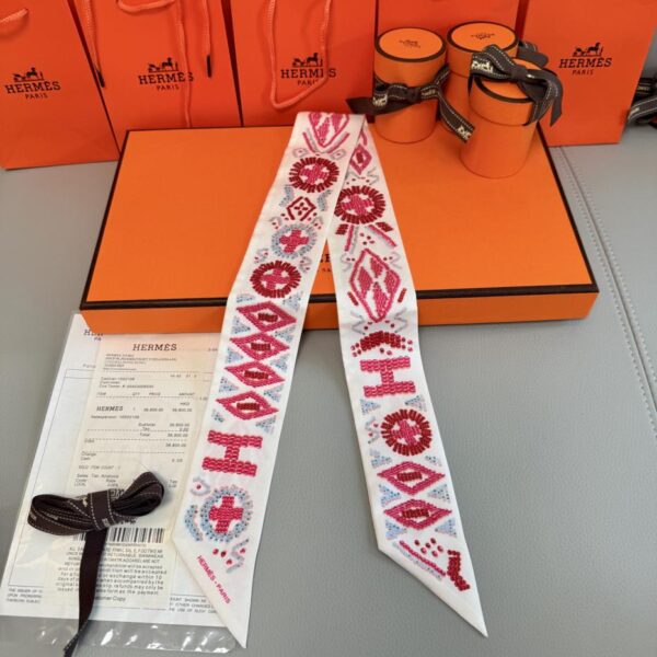 repliche,replica,perfette,siti di,affidabili,migliori siti,dove comprare,1:1,scarpe da ginnastica Sciarpa Twilly Hermes “Kelly en perles” (100% seta di gelso)