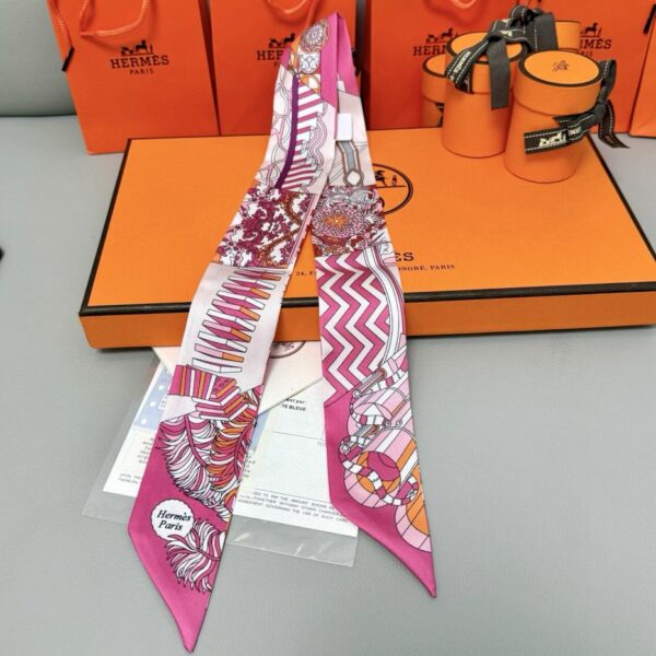 repliche,replica,perfette,siti di,affidabili,migliori siti,dove comprare,1:1,scarpe da ginnastica Sciarpa Twilly Hermes “From Umbrella to Showdown” (100% seta di gelso)