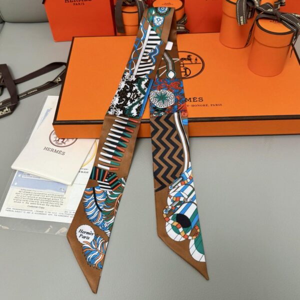 repliche,replica,perfette,siti di,affidabili,migliori siti,dove comprare,1:1,scarpe da ginnastica Sciarpa Twilly Hermes “From Umbrella to Showdown” (100% seta di gelso)
