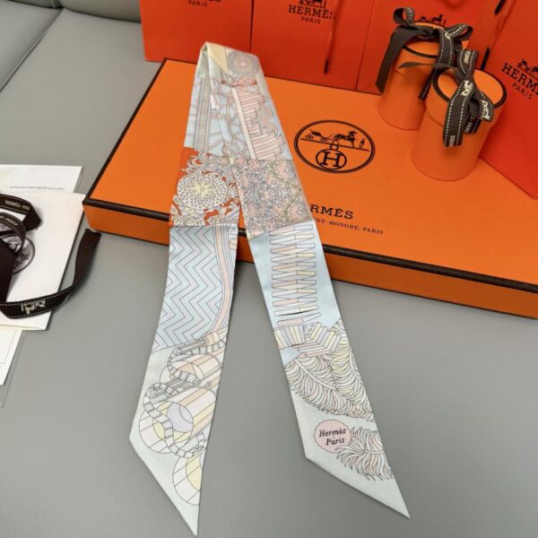 repliche,replica,perfette,siti di,affidabili,migliori siti,dove comprare,1:1,scarpe da ginnastica Sciarpa Twilly Hermes “From Umbrella to Showdown” (100% seta di gelso)