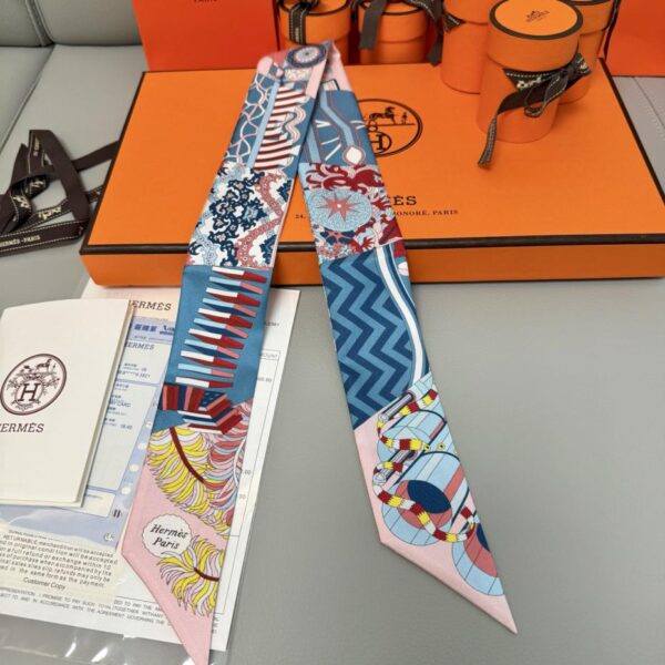 repliche,replica,perfette,siti di,affidabili,migliori siti,dove comprare,1:1,scarpe da ginnastica Sciarpa Twilly Hermes “From Umbrella to Showdown” (100% seta di gelso)