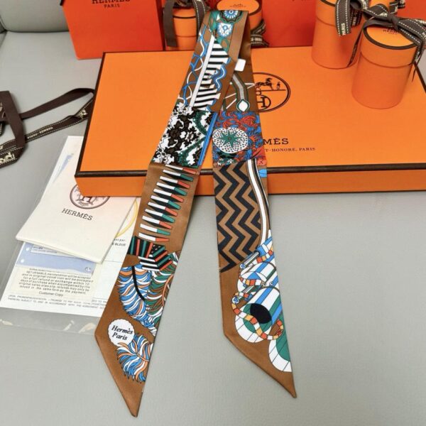 repliche,replica,perfette,siti di,affidabili,migliori siti,dove comprare,1:1,scarpe da ginnastica Sciarpa Twilly Hermes “From Umbrella to Showdown” (100% seta di gelso)