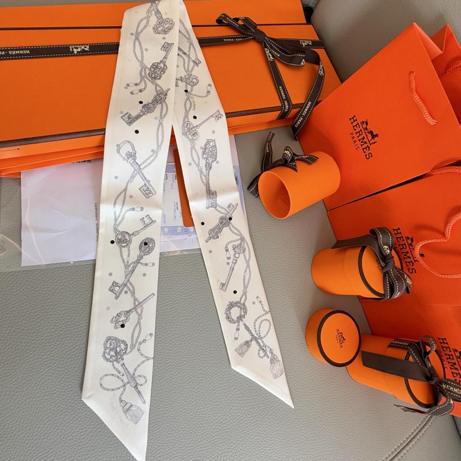 repliche,replica,perfette,siti di,affidabili,migliori siti,dove comprare,1:1,scarpe da ginnastica Sciarpa Twilly Hermes “polka dot key” (100% seta di gelso) repliche,replica,perfette,siti di,affidabili,migliori siti,dove comprare,1:1,scarpe da ginnastica Sciarpa Twilly Hermes “polka dot key” (100% seta di gelso)