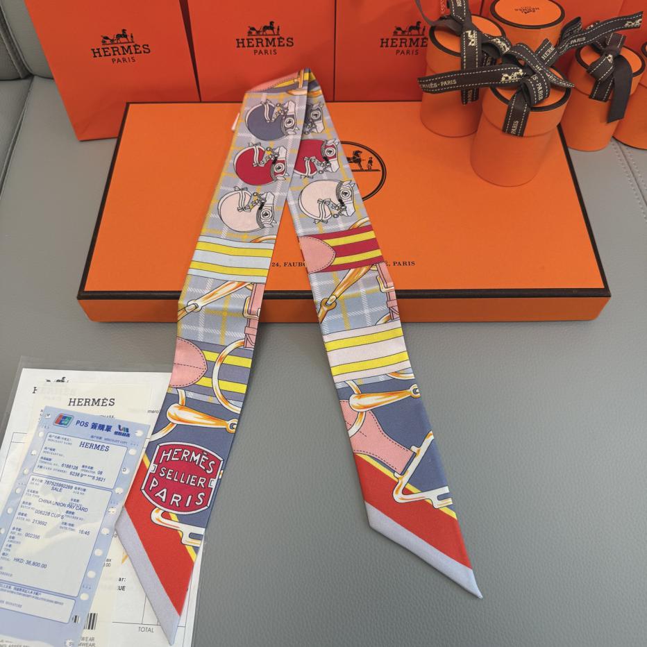 repliche,replica,perfette,siti di,affidabili,migliori siti,dove comprare,1:1,scarpe da ginnastica Sciarpa Twilly Hermes “Tatsa Harness” (100% seta di gelso) repliche,replica,perfette,siti di,affidabili,migliori siti,dove comprare,1:1,scarpe da ginnastica Sciarpa Twilly Hermes “Tatsa Harness” (100% seta di gelso)