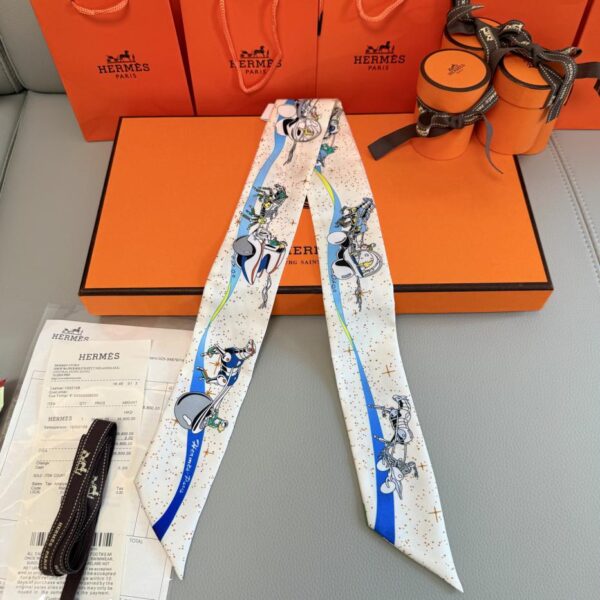repliche,replica,perfette,siti di,affidabili,migliori siti,dove comprare,1:1,scarpe da ginnastica Sciarpa Twilly Hermes “Space Horse Racing” (100% seta di gelso)