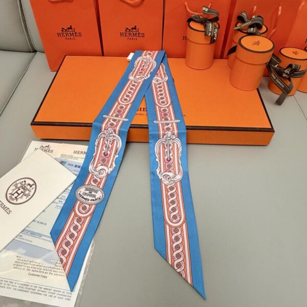 repliche,replica,perfette,siti di,affidabili,migliori siti,dove comprare,1:1,scarpe da ginnastica Sciarpa Twilly Hermes “Palace Harness” (100% seta di gelso)