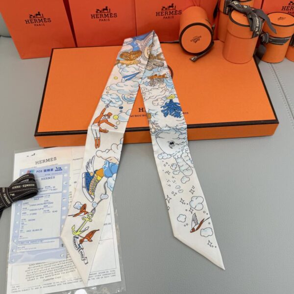 repliche,replica,perfette,siti di,affidabili,migliori siti,dove comprare,1:1,scarpe da ginnastica Sciarpa Twilly Hermes “My Everything in the Cloud” (100% seta di gelso)