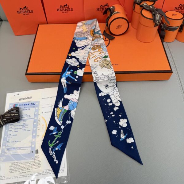 repliche,replica,perfette,siti di,affidabili,migliori siti,dove comprare,1:1,scarpe da ginnastica Sciarpa Twilly Hermes “My Everything in the Cloud” (100% seta di gelso)