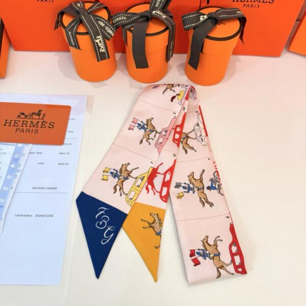 Sciarpa Twilly Hermes "Horse Parade" Nastro di seta Twilly (100% seta di gelso)