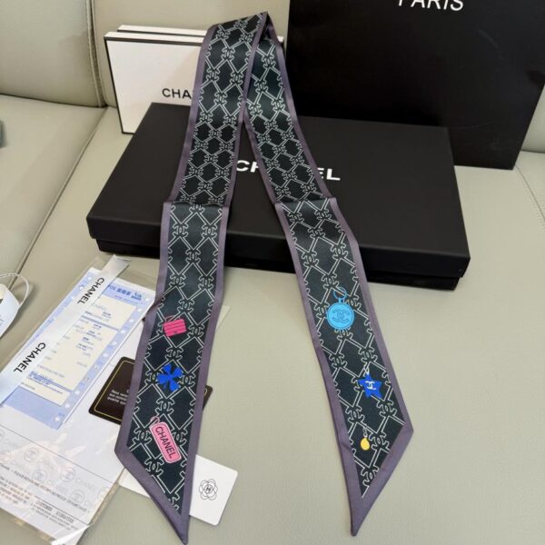 repliche,replica,perfette,siti di,affidabili,migliori siti,dove comprare,1:1,scarpe da ginnastica Sciarpa Chanel in seta doppio strato