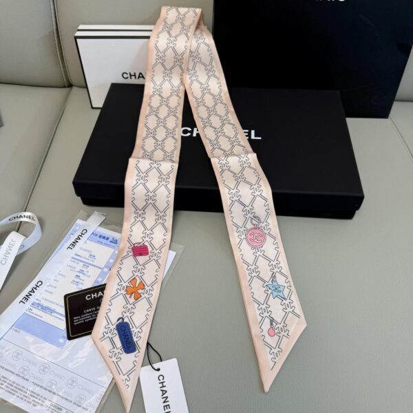 repliche,replica,perfette,siti di,affidabili,migliori siti,dove comprare,1:1,scarpe da ginnastica Sciarpa Chanel in seta doppio strato