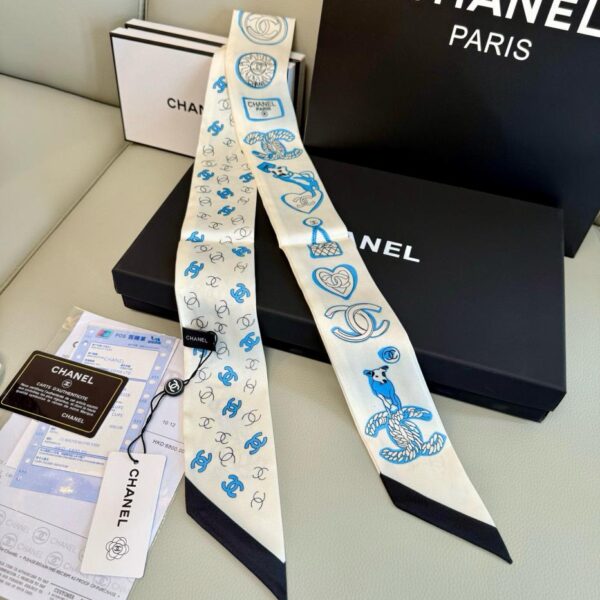 repliche,replica,perfette,siti di,affidabili,migliori siti,dove comprare,1:1,scarpe da ginnastica La sciarpa Chanel Twilly è qui