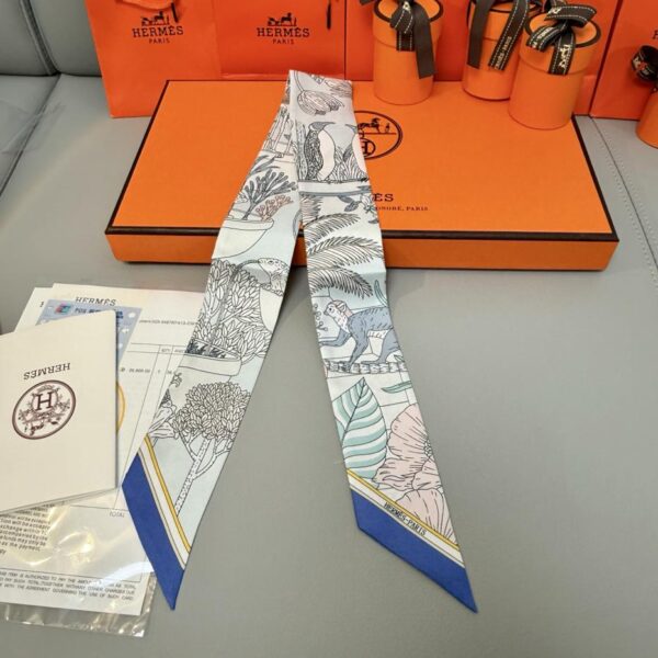 repliche,replica,perfette,siti di,affidabili,migliori siti,dove comprare,1:1,scarpe da ginnastica Sciarpa Twilly Hermes “Paradise of Curiosities” (100% seta di gelso)