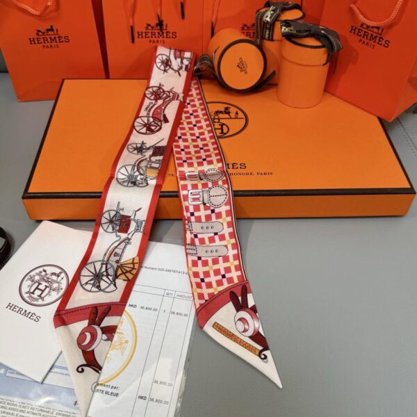 repliche,replica,perfette,siti di,affidabili,migliori siti,dove comprare,1:1,scarpe da ginnastica Sciarpa Hermes “New Car” Twilly (100% seta di gelso)