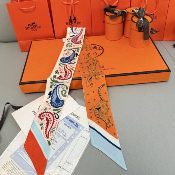 repliche,replica,perfette,siti di,affidabili,migliori siti,dove comprare,1:1,scarpe da ginnastica Hermes “Cheetah BANDANA” Sciarpa Twilly Nastro di seta Twilly (100% seta di gelso)